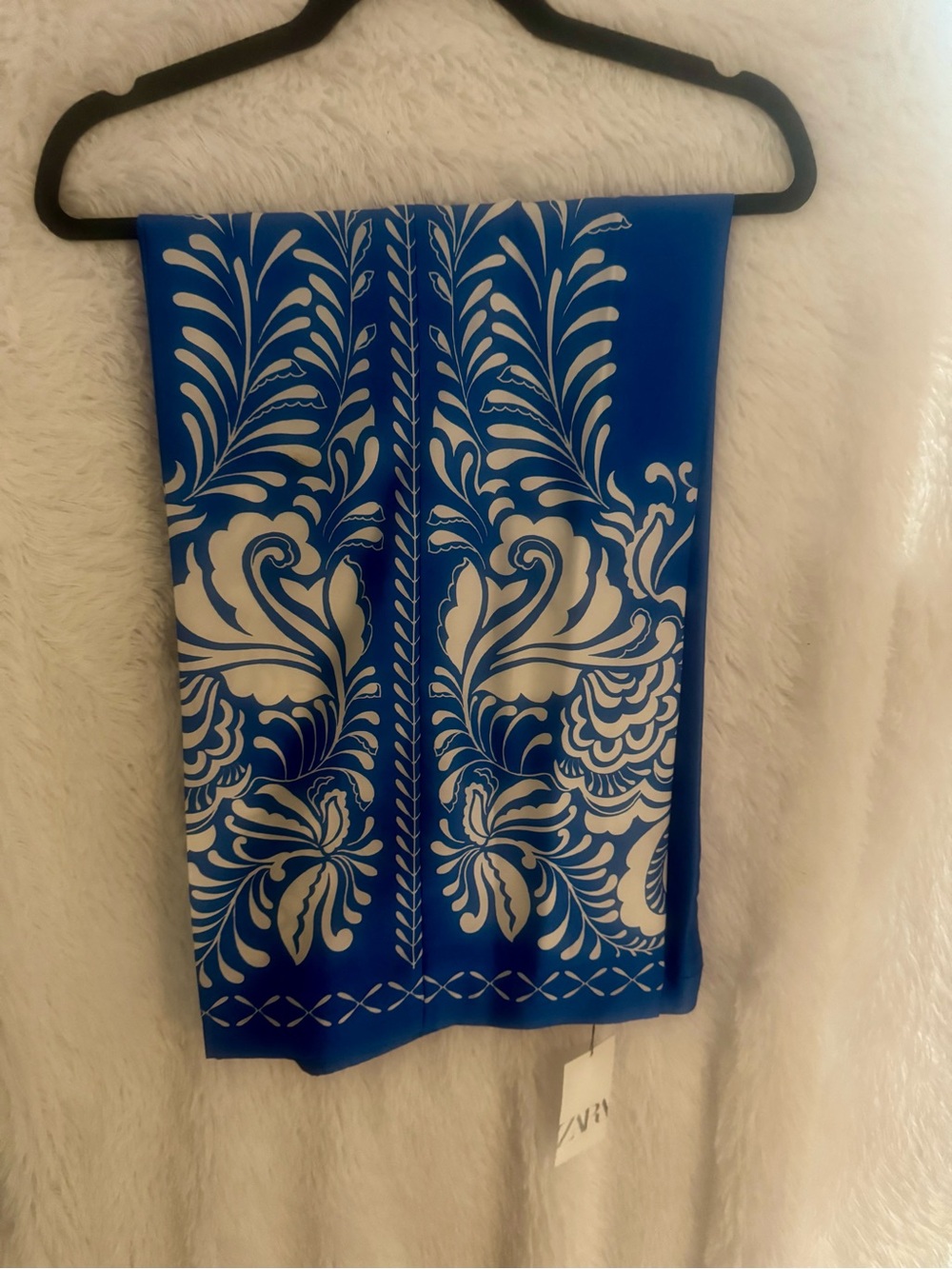 Zara Blue Wide-Leg Satin Pants with White Floral Print - Picture 3 of 4
